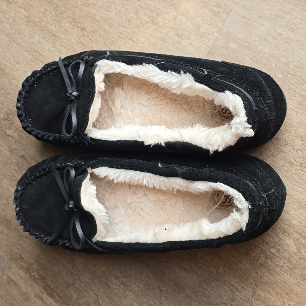 So fuzzy black slippers or shoes size 8.5